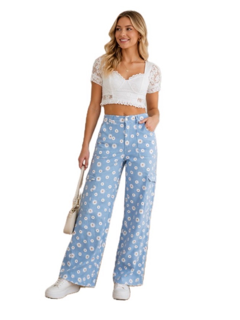 Altar'd State, Daisy Print Wide flair Leg Cargo Pants, Size Small EUC